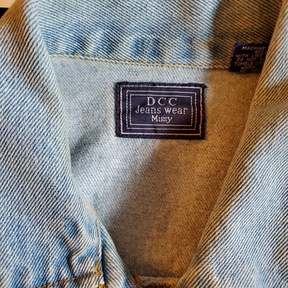 Embroidered jean jacket - Picture 3 of 5